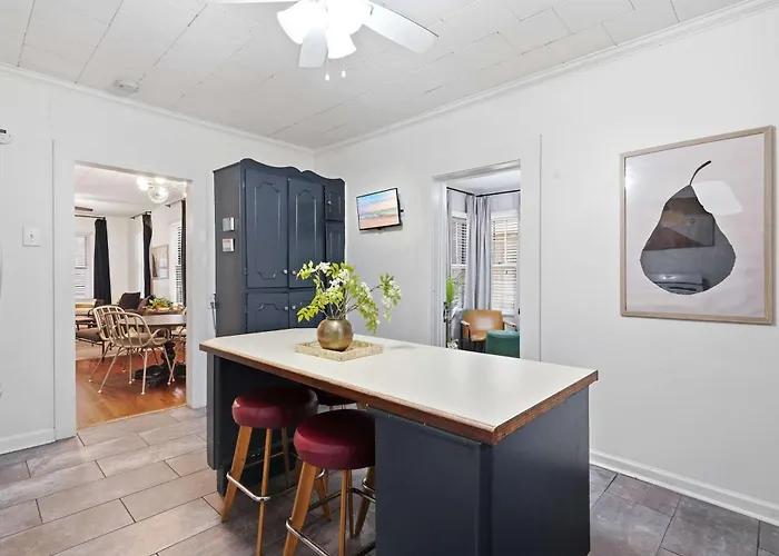 Quiet Private Near Ul & Downtown