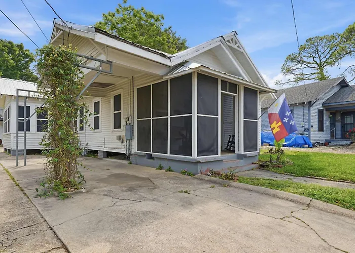 Quiet Private Near Ul & Downtown